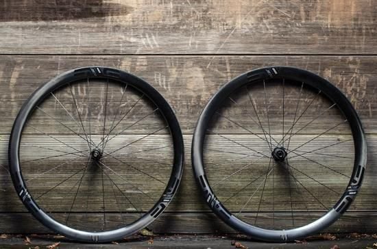 ENVE エンヴィ SES 3.4 NEW DISC カーボン ホイールセット (2025)